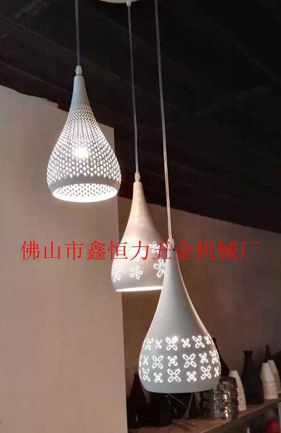 立體蝕刻機(jī)裝車發(fā)貨！