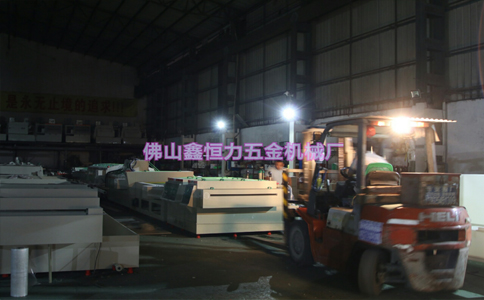 鑫恒力專利產(chǎn)品，全自動水平電解退黑鈦流水線出貨