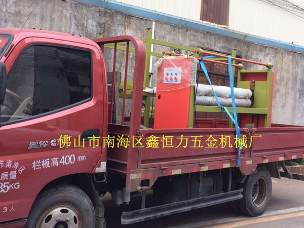 單棍覆膜機裝車發(fā)貨！