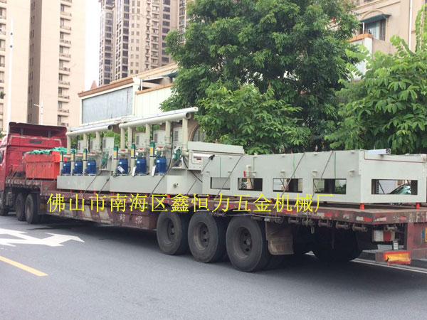 不銹鋼鍋片蝕刻機(jī)裝車發(fā)貨！